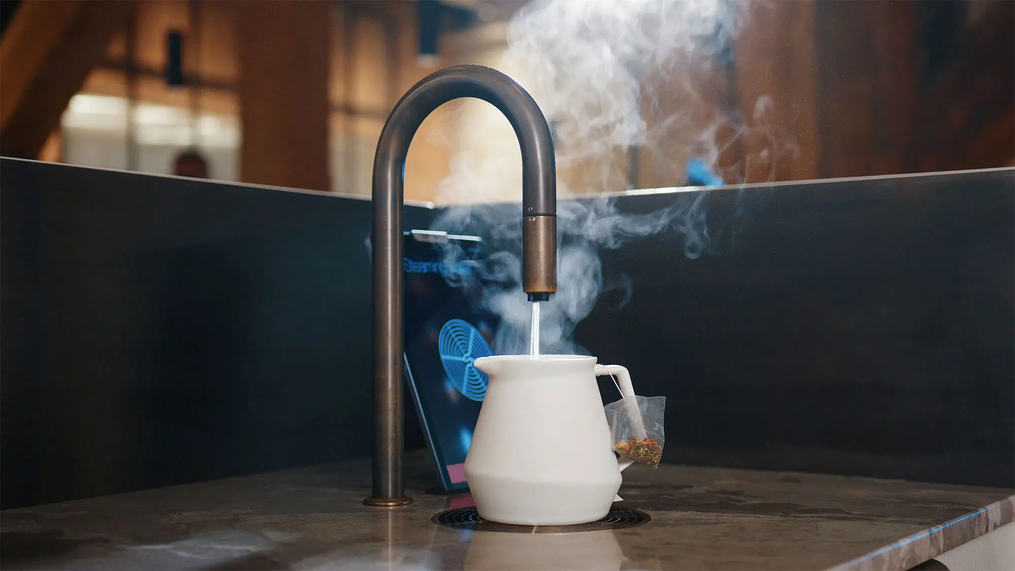TopWater Hot & Cold - professional water system for the office and hospitality